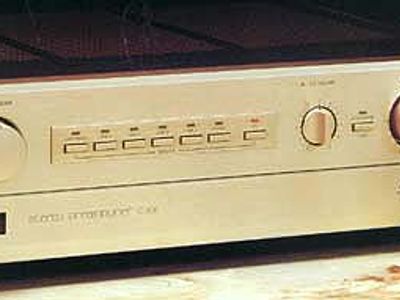 Accuphase C-202