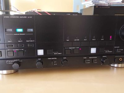 Luxman Stereo Integrated Amplifier Tuner LV 117 - Bunting Online Auctions
