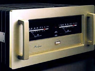 Accuphase P-700