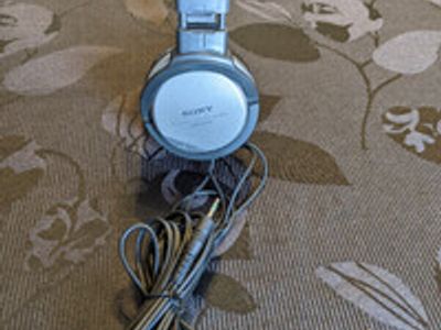 Auriculares Sony Hi-Fi con diafragma de 40mm, Adaptador Stereo (MDR-XD100)